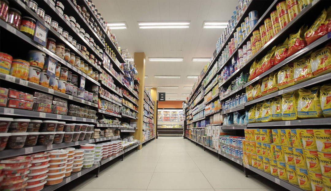 Fechamento de supermercados aos domingos reduz ritmo de crescimento e afeta faturamento no ES, aponta estudo