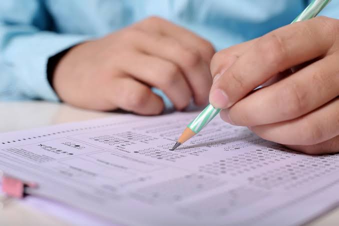 Concursos no ES somam mais de 1,9 mil vagas; salários chegam a R$ 20 mil